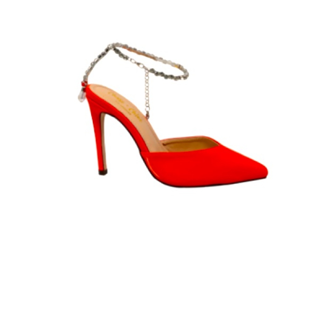 Chase + Chloe pump heel